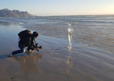 Individualreisen Südafrika: Skulptur von Louis Chanu nahe dem Badeort Strand.